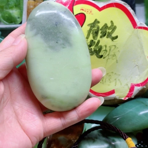 未镶嵌蛇纹石玉手把件