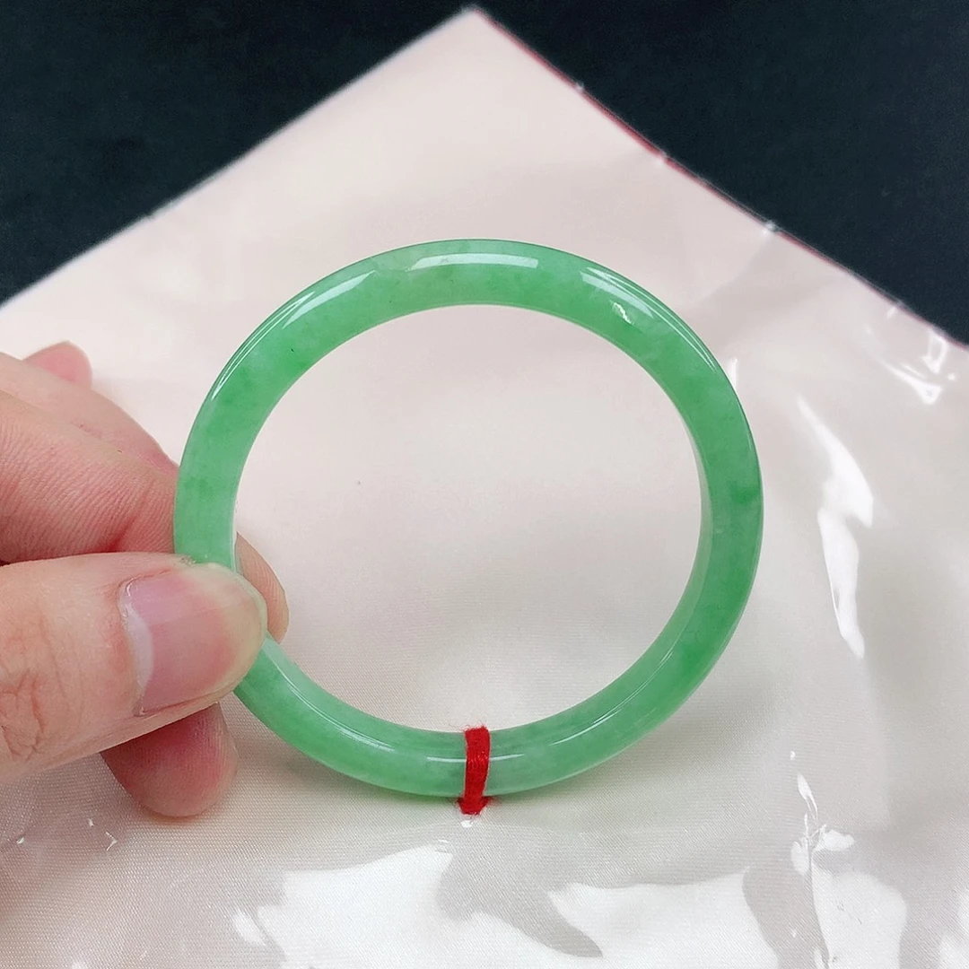 翡翠手镯未镶嵌圈52。4010