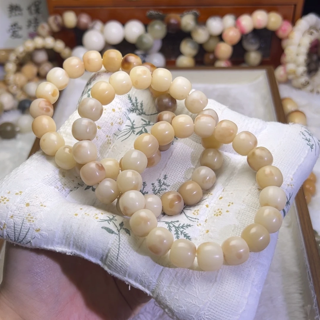 吊坠菩提根/象牙果浅珀卡13