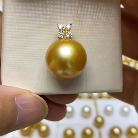 海水珍珠18K金镶嵌颈饰