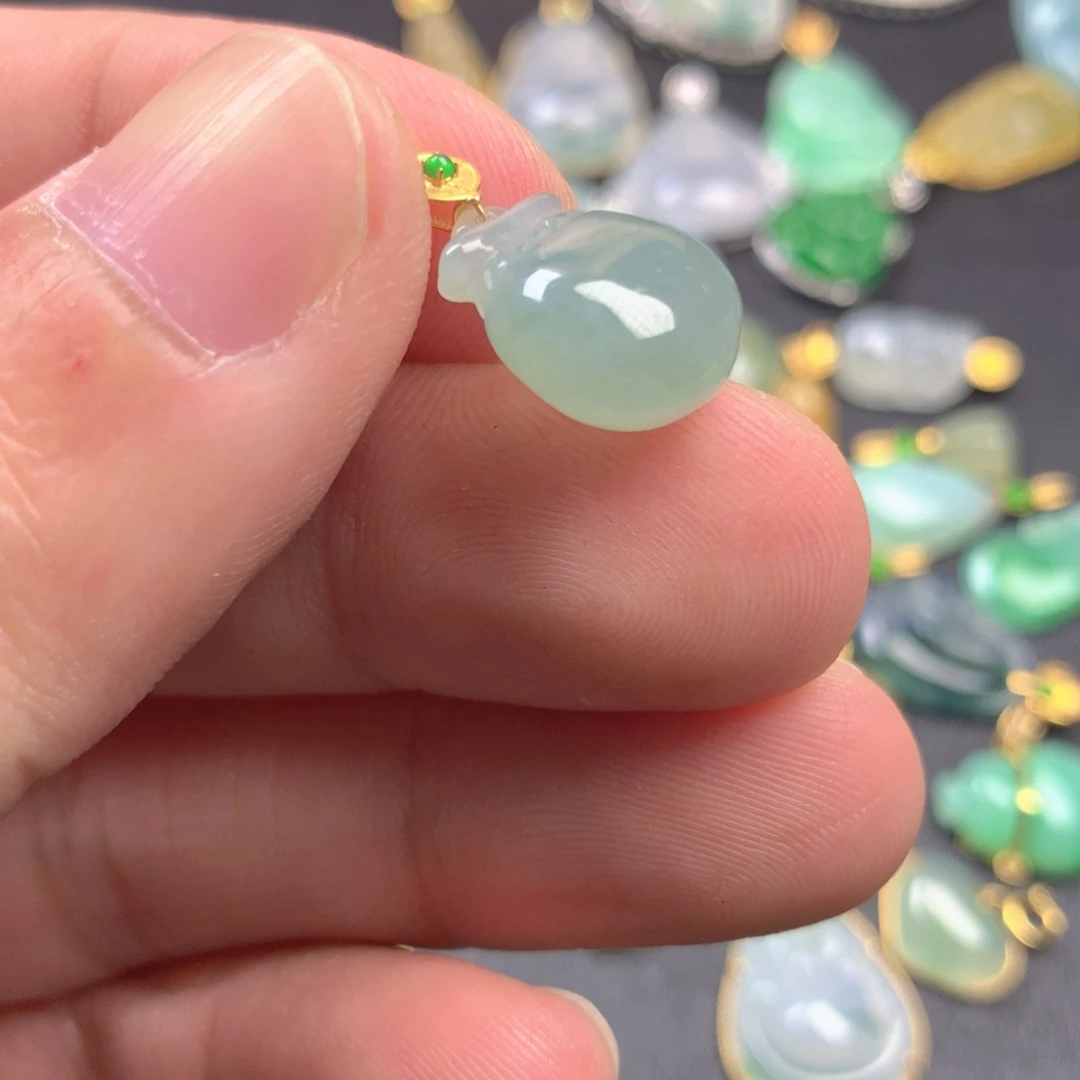 【闪购商品】颈饰18K金镶嵌翡翠翡翠