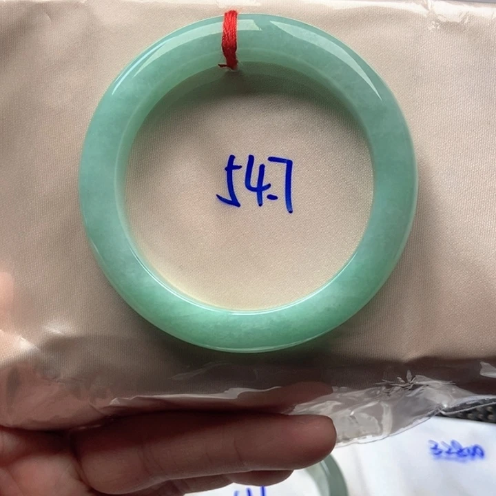 翡翠未镶嵌手镯翡翠未镶嵌手镯8