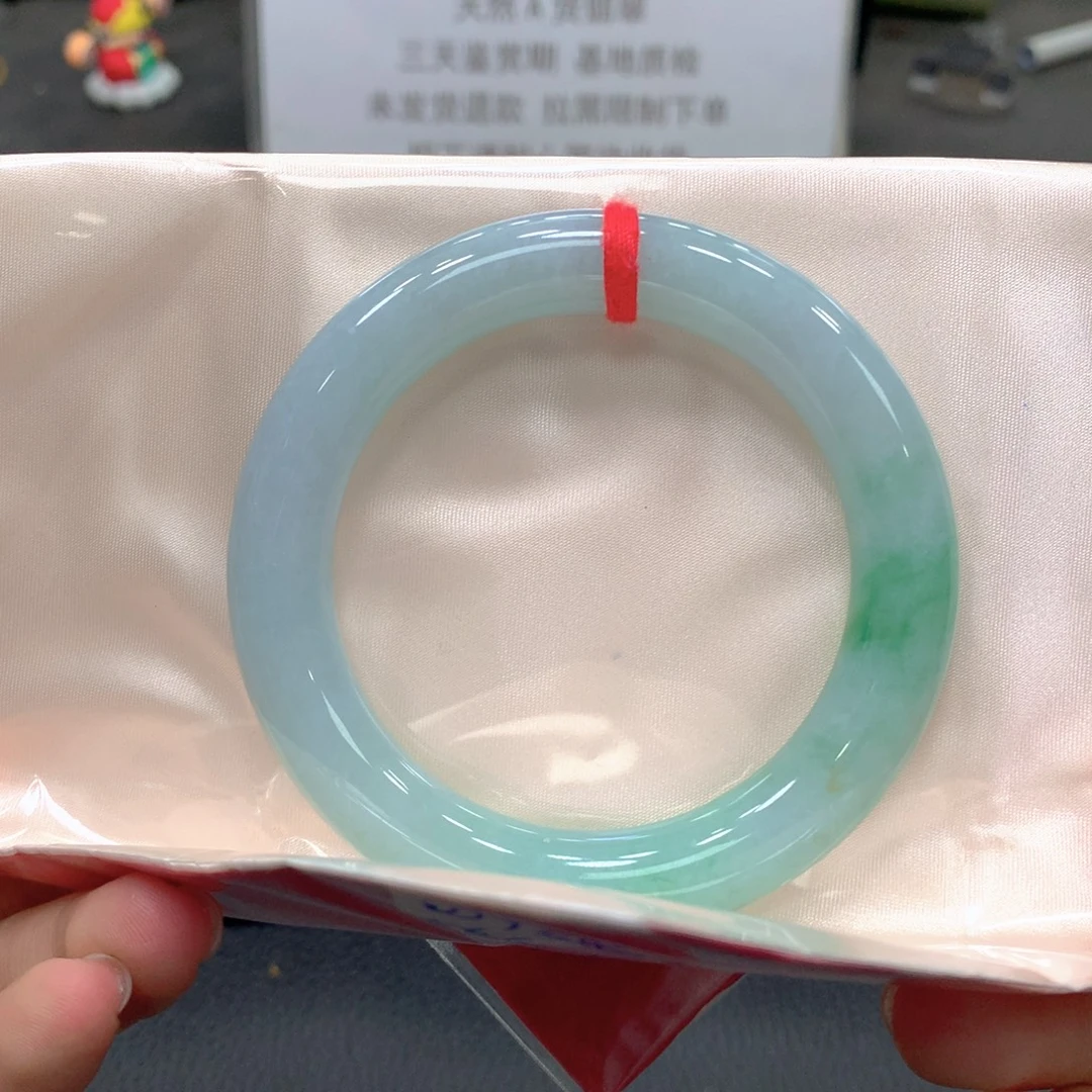 翡翠未镶嵌手镯57圆