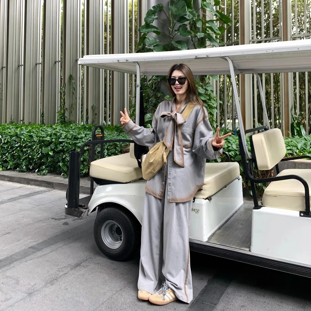 浅蓝色松弛感时尚休闲牛仔套装女2025秋新款长袖衬衫阔腿裤两件套