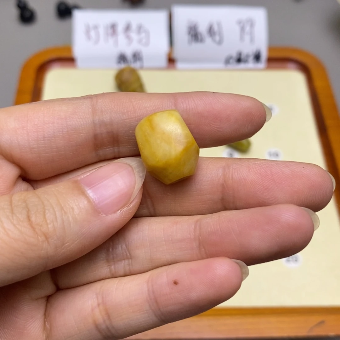 *****蛇纹石玉未镶嵌配饰