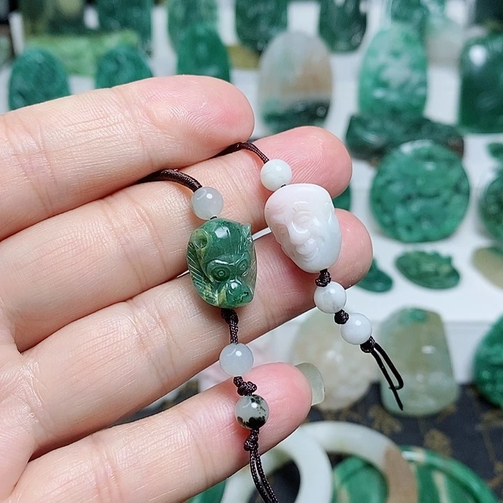 未镶嵌独山玉颈饰任选其一