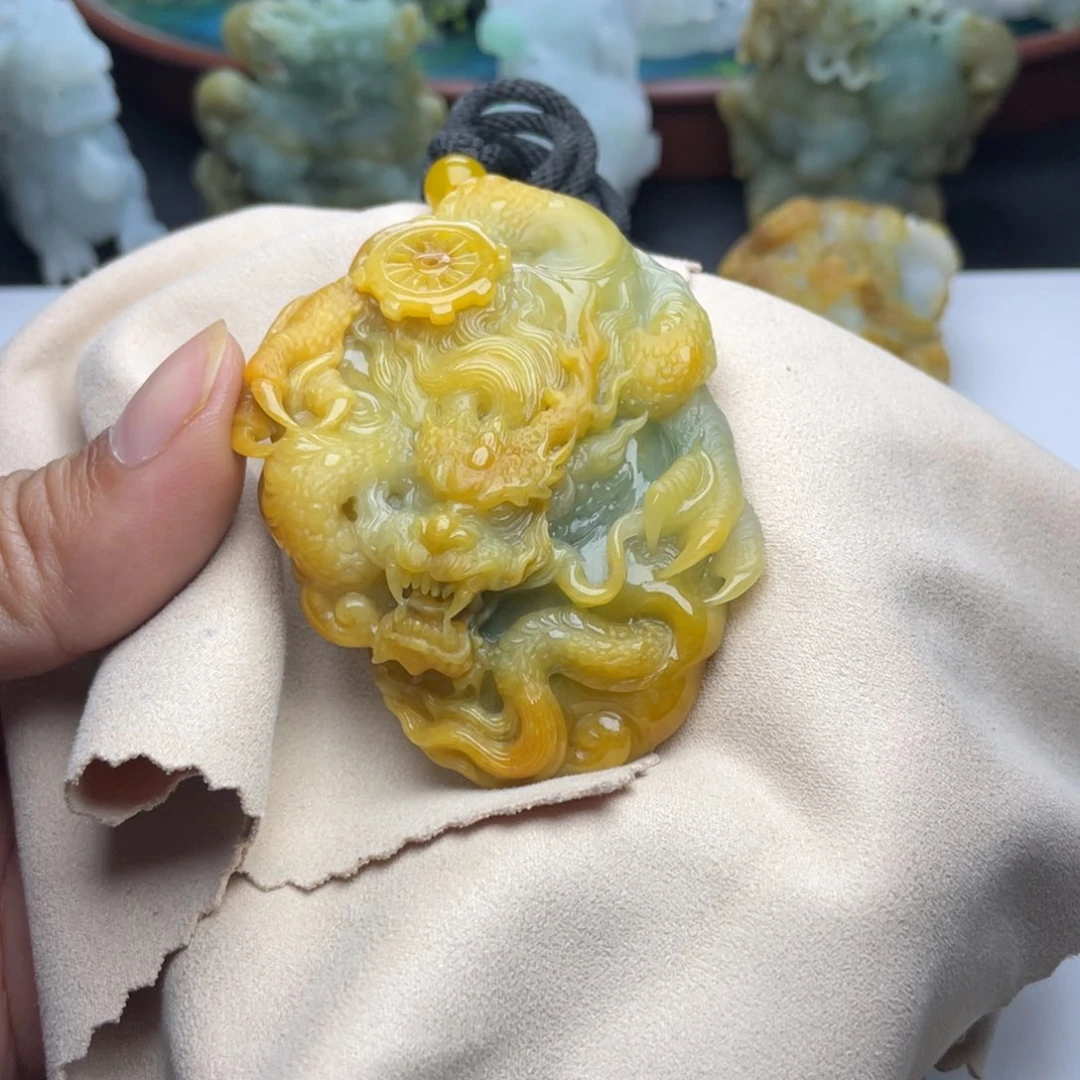 定制翡翠未镶嵌风***?龙牌