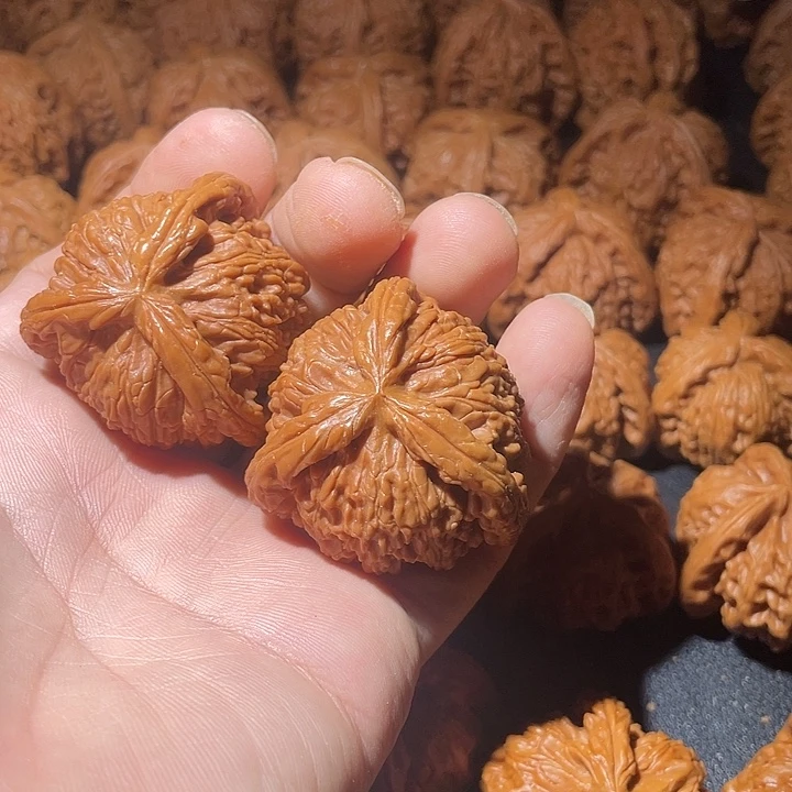 修***！文玩核桃吊坠亲亲亲亲