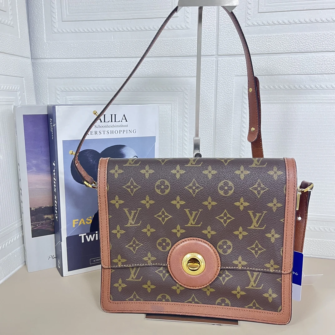 95新 LouisVuitton/路易威登 老花红皮车轮斜挎包
