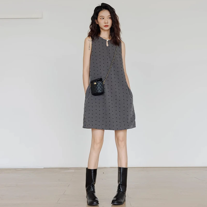 2025新款孕妇装夏装连衣裙时尚洋气蝴蝶结条纹背心裙遮肚显瘦裙子