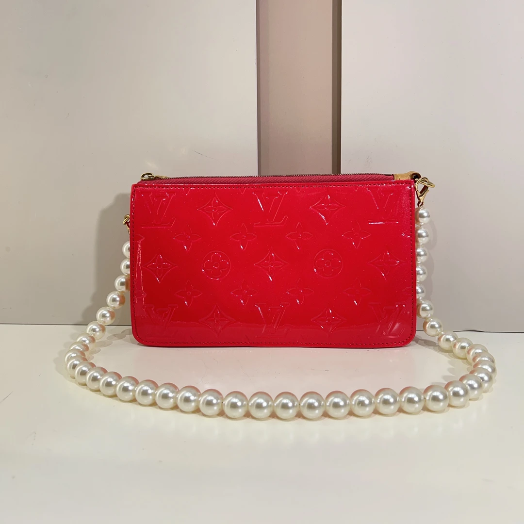 95新 LouisVuitton/路易威登 lv漆皮麻将包a8562