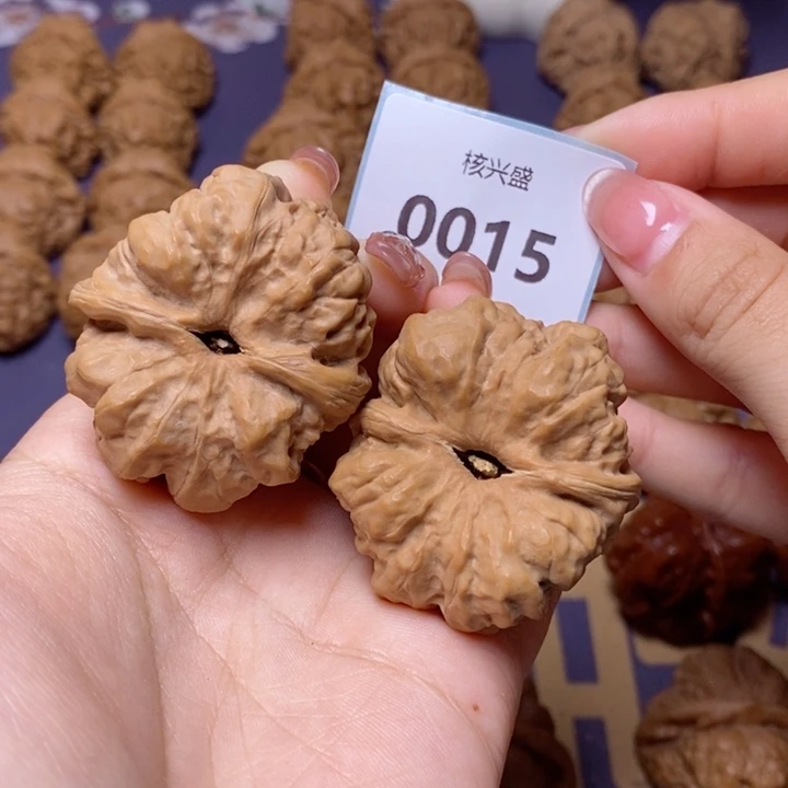 文玩核桃吊坠文玩核桃蛤蟆头核桃