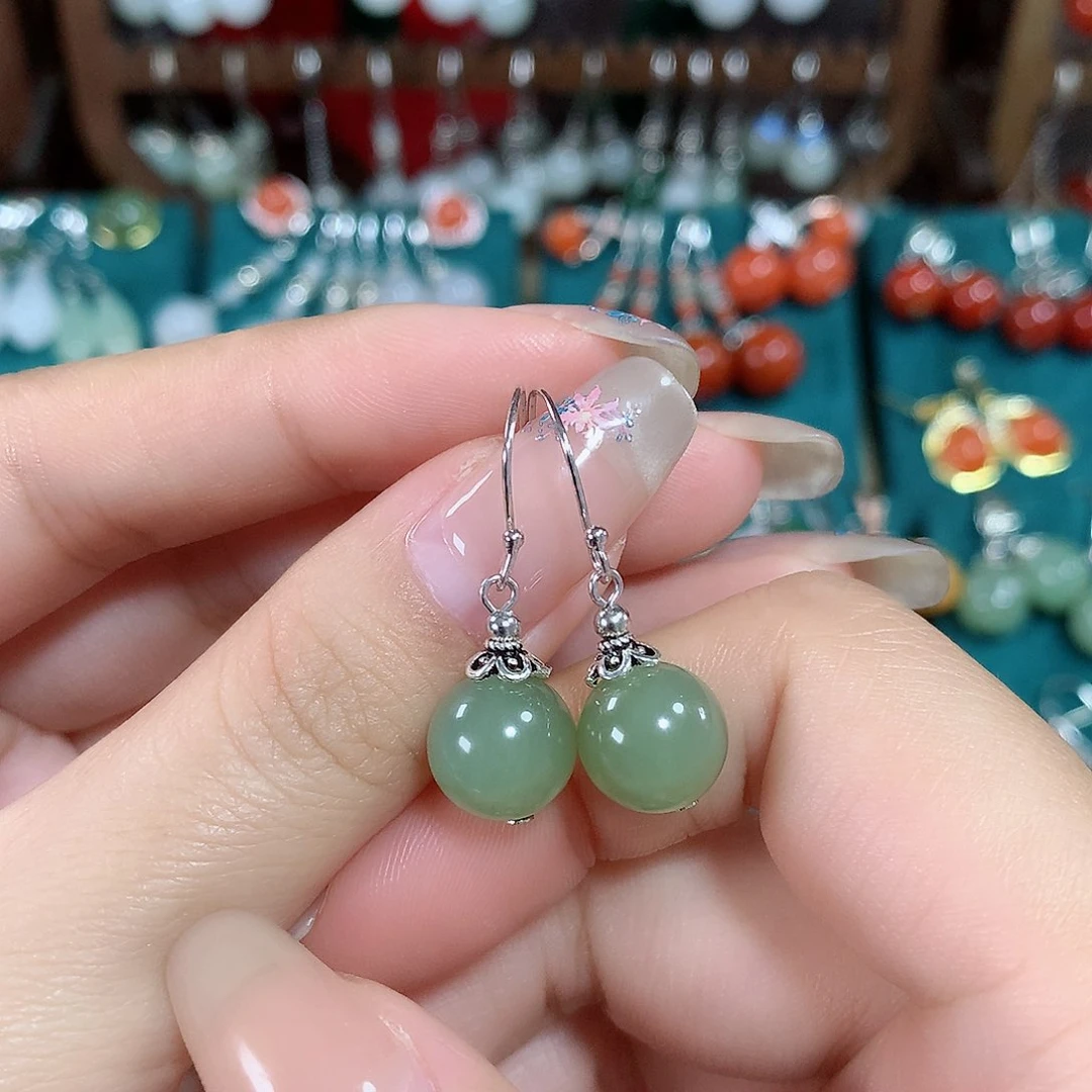 和田玉耳饰银S925镶嵌天然和田玉晴水绿10mm左右