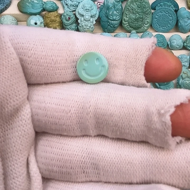 绿松石未镶嵌挂件