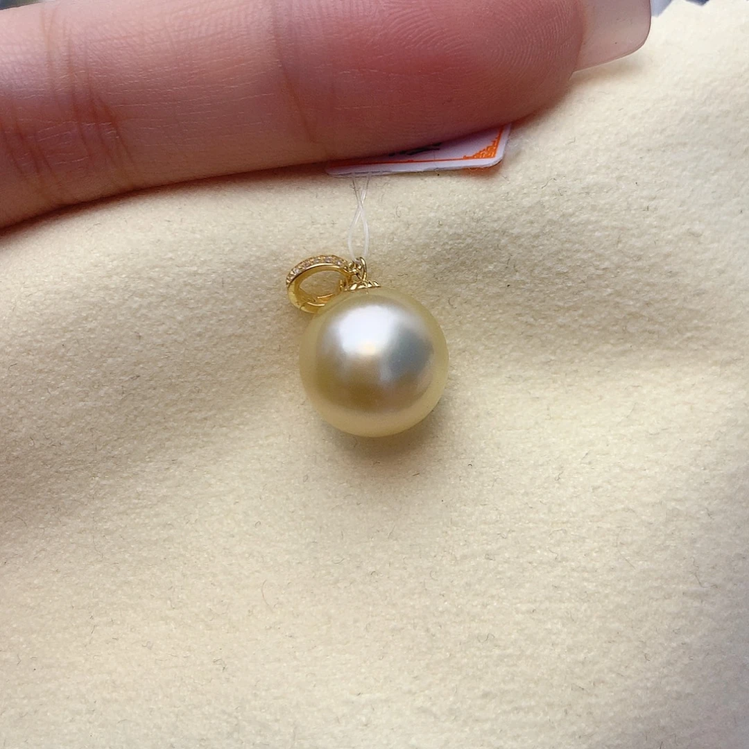 18K金镶嵌颈饰海水珍珠W65