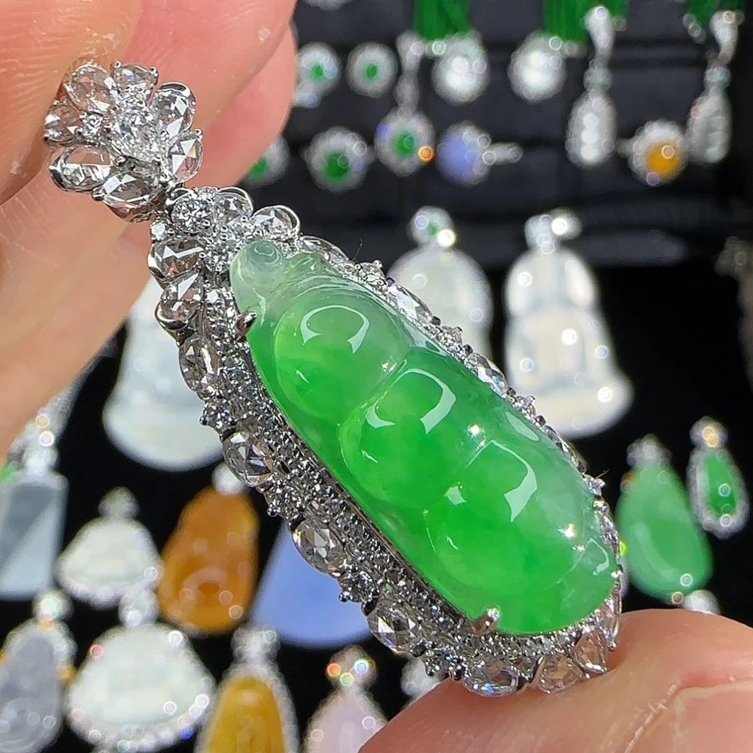 翡翠18K金镶嵌颈饰天然翡翠