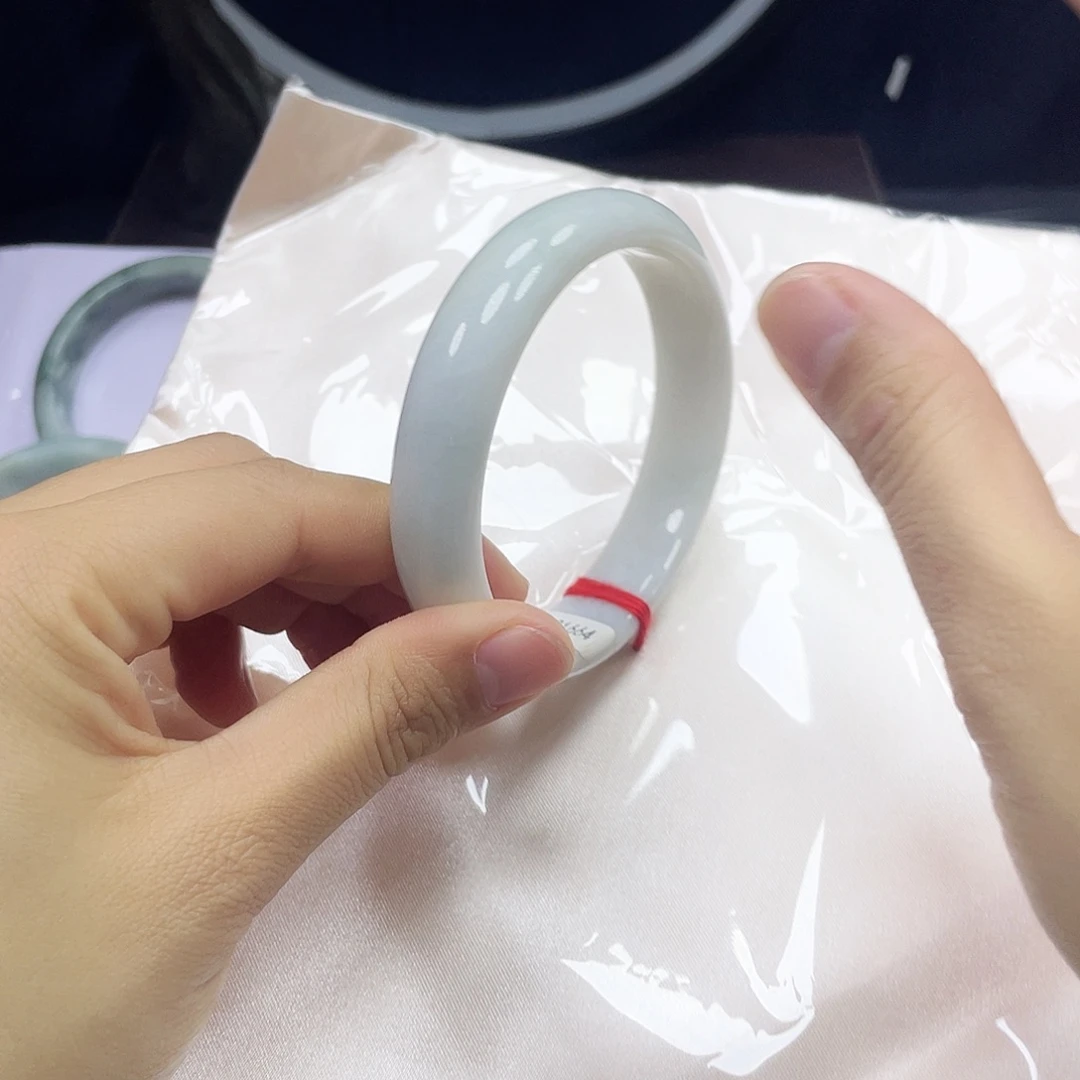 未镶嵌手镯翡翠早上