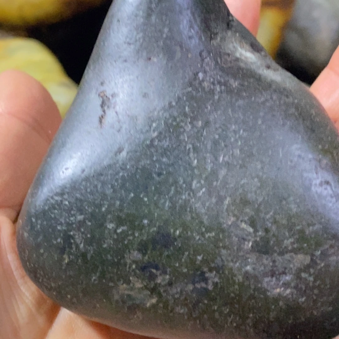 未镶嵌和田玉（子料）摆件