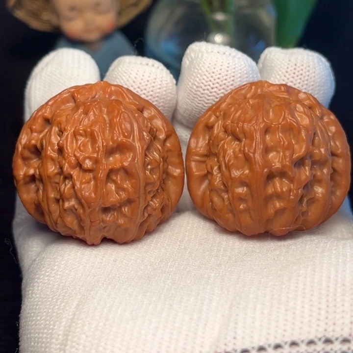 文玩核桃把件三角白40