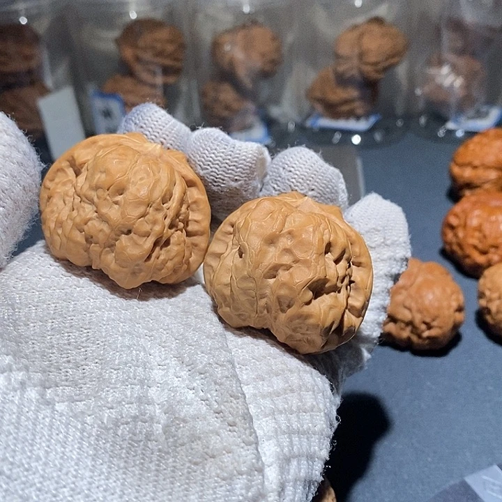 文玩核桃把件蛤蟆头