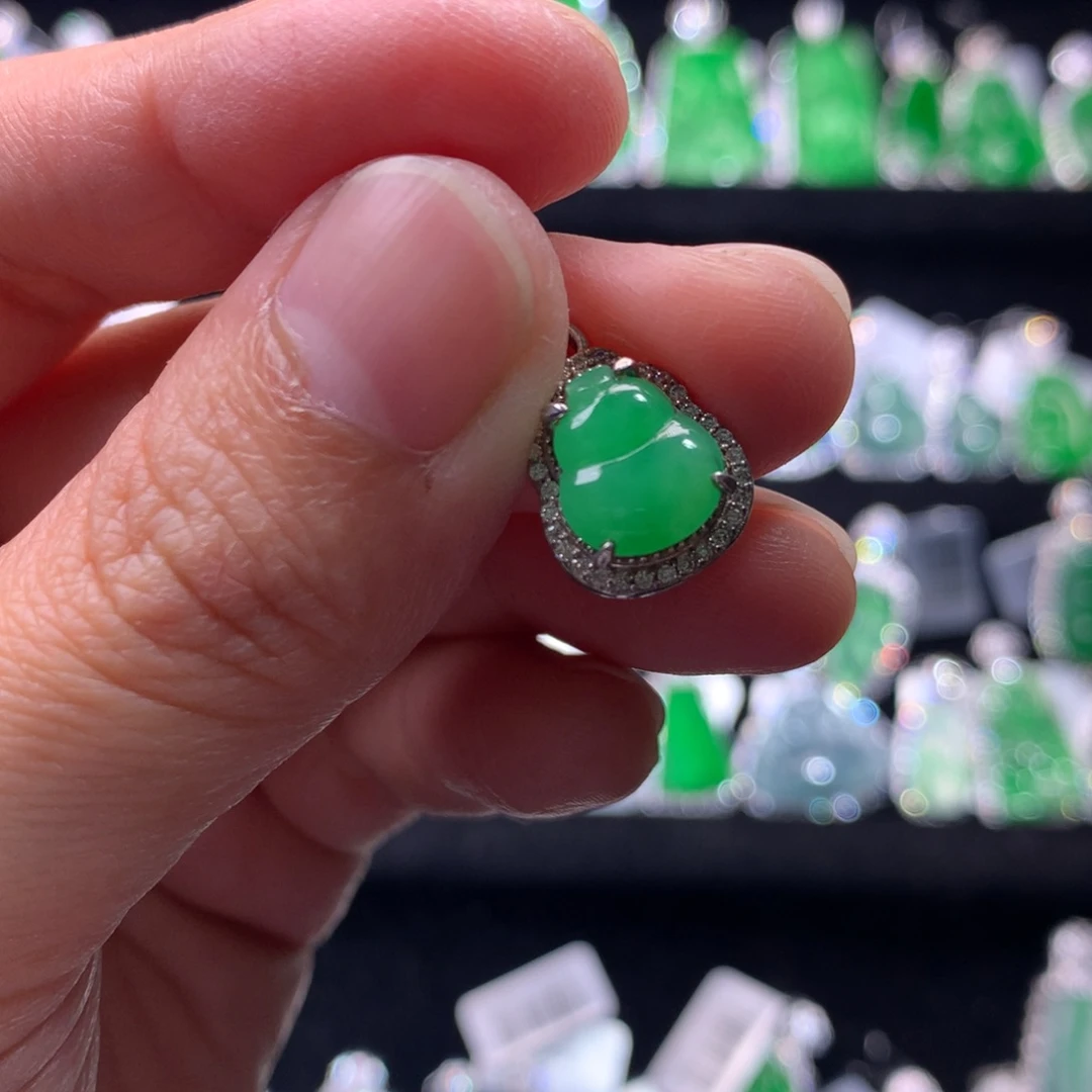 【闪购商品】颈饰银S925镶嵌翡翠