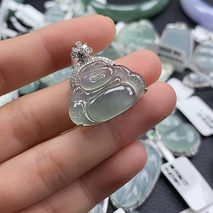 翡翠18K金镶嵌颈饰佛公