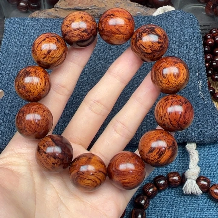 似***华木海南红降花梨公黄底芝麻点2.0援助（瑕）