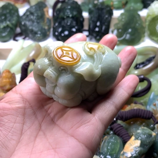 蛇纹石玉岫玉手把件未镶嵌男****花