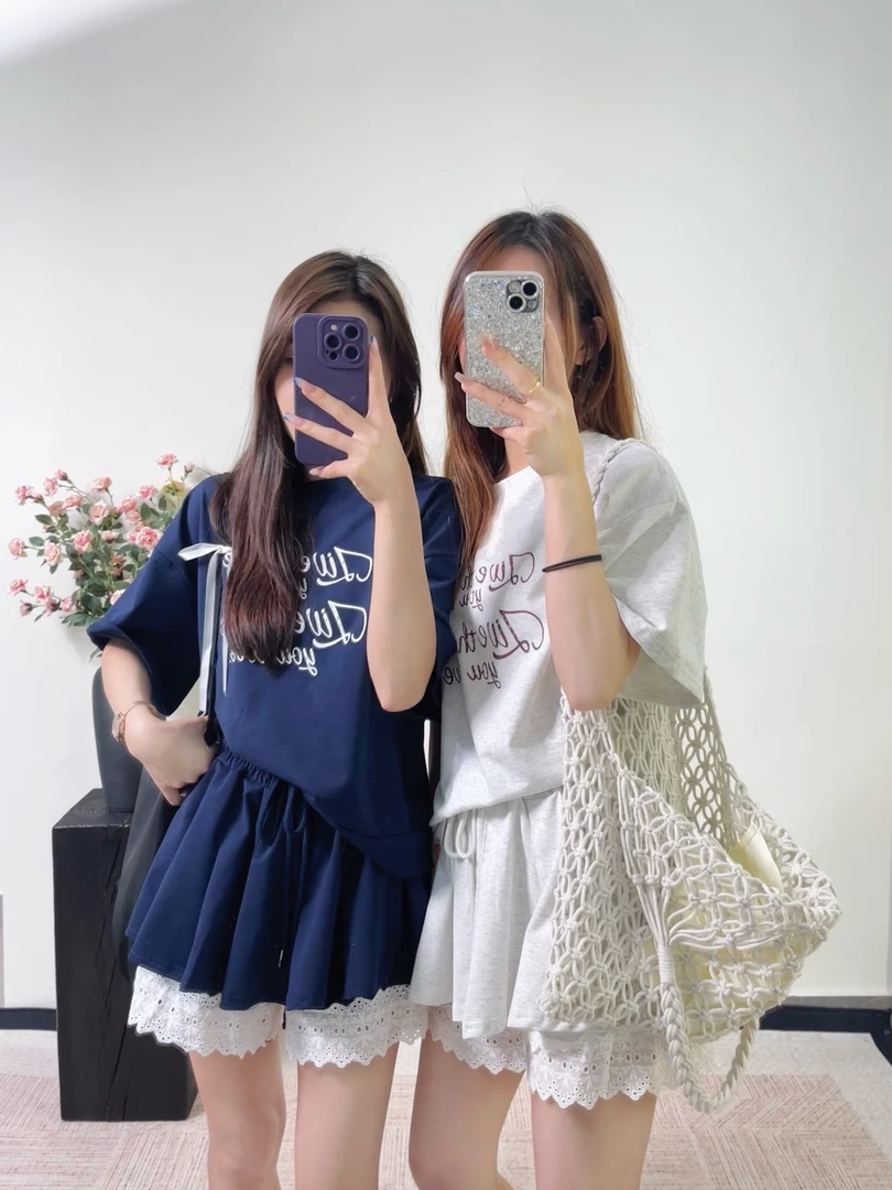 【青春活力】休闲韩版字母印花蝴蝶系绳短袖显瘦百褶裙蕾丝两件套