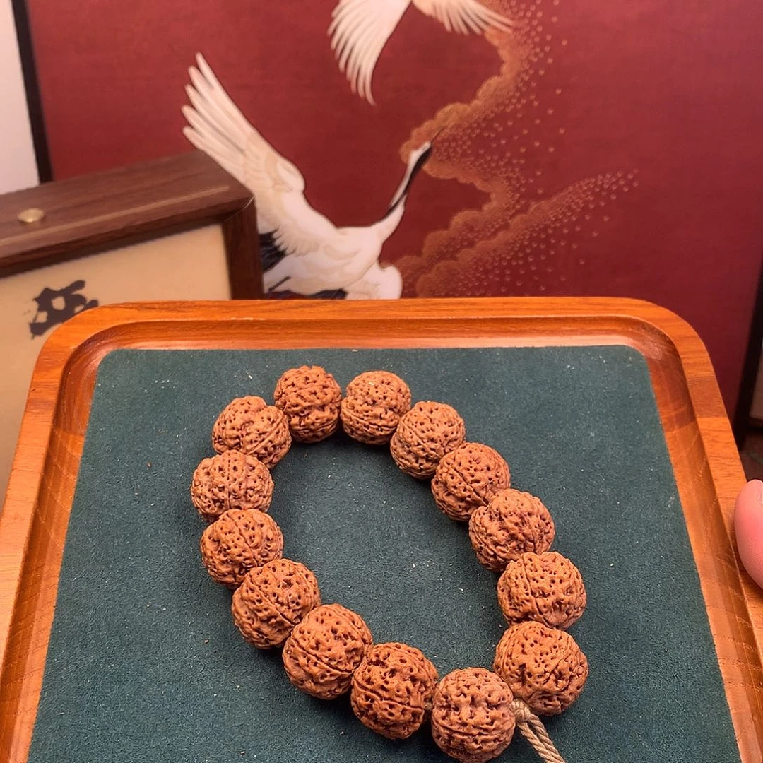 手串金刚菩提1、安娜蜂王22mm