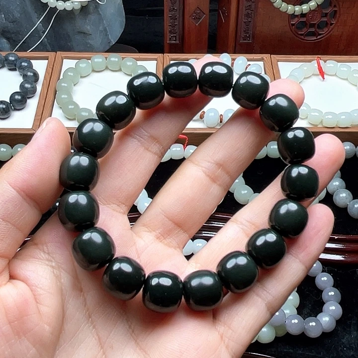 尊***严和田玉未镶嵌手串