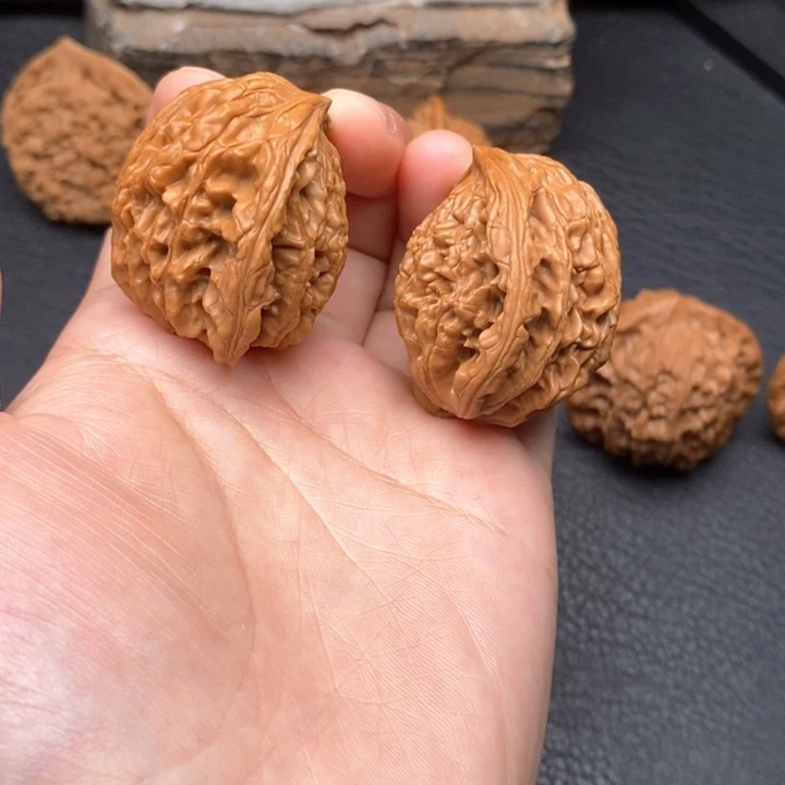 文玩核桃吊坠尺寸38虎头蛇