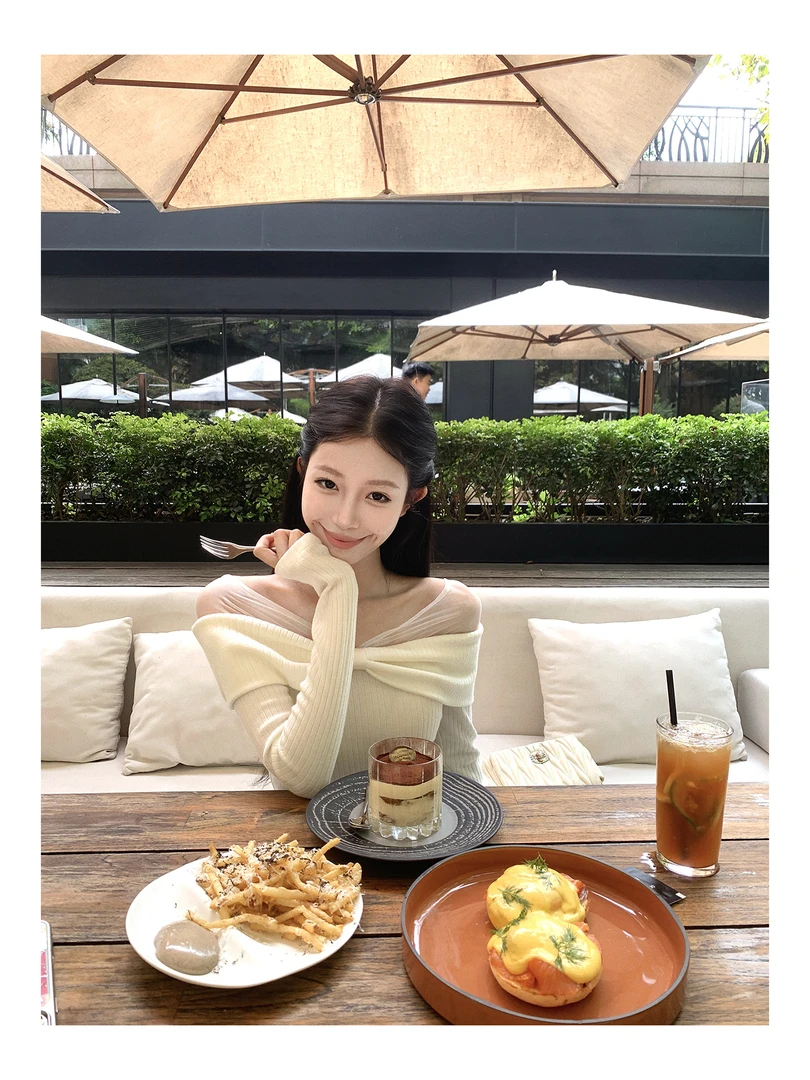 甜美一字肩网纱套头蝴蝶结针织衫女露背蝴蝶结设计长袖上衣
