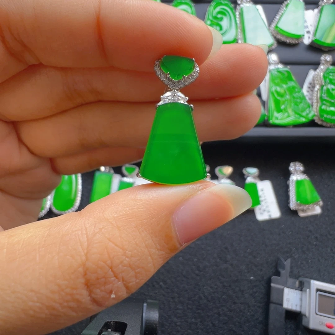 翡翠银S925镶嵌颈饰