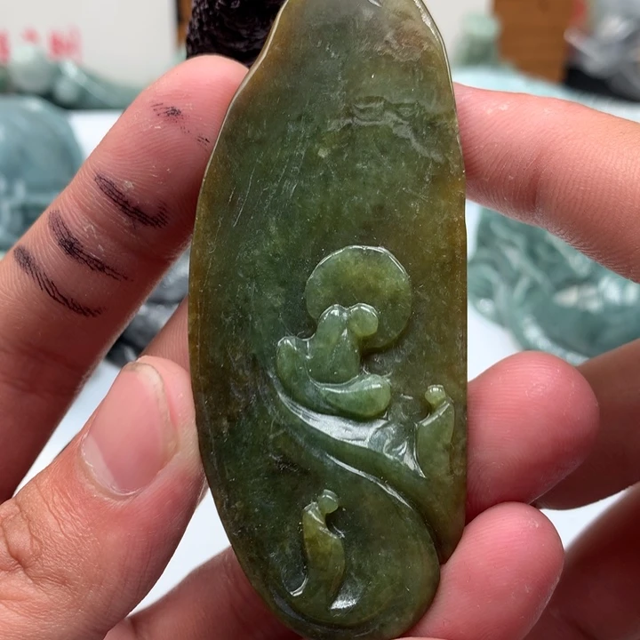 翡翠未镶嵌颈饰保真天然a货翡翠