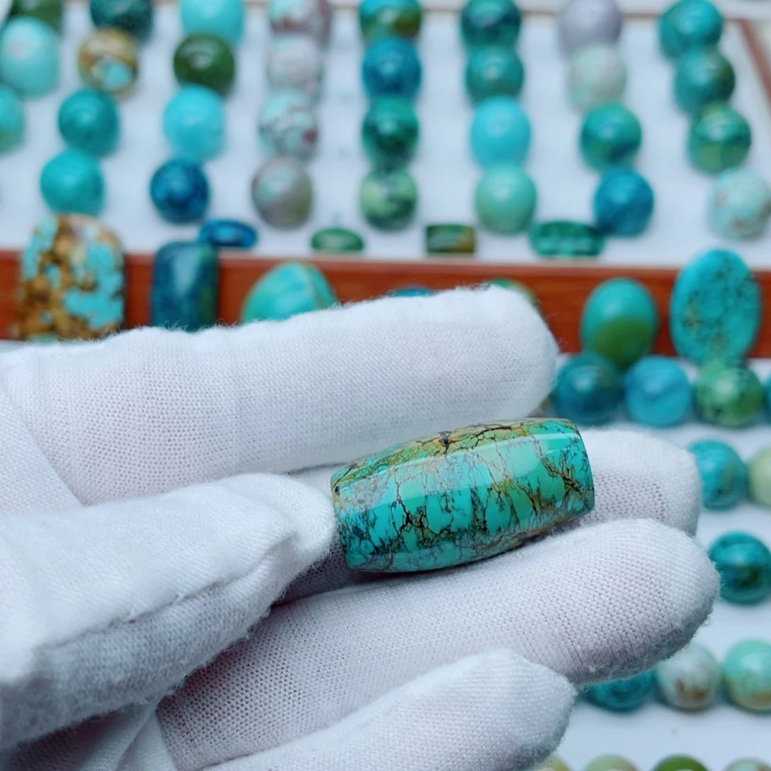 未镶嵌绿松石珠宝奇石