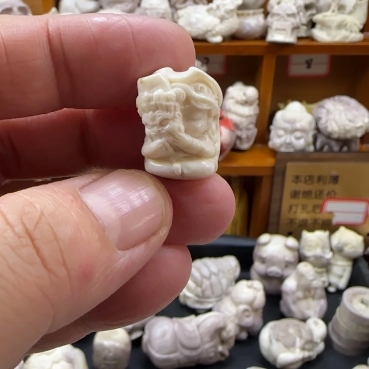 非金属配饰鹿角雕刻扎基拉姆