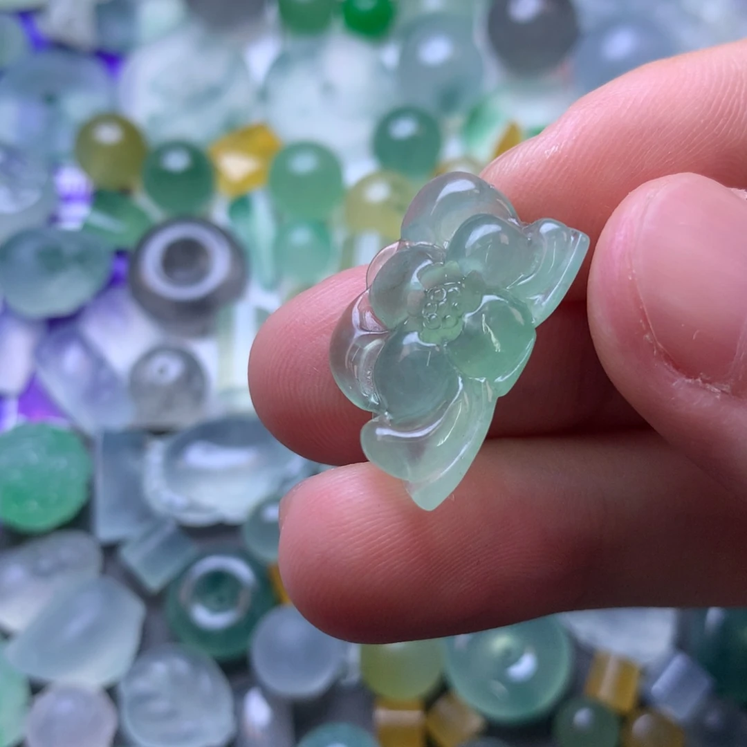 定制翡翠未镶嵌挂件