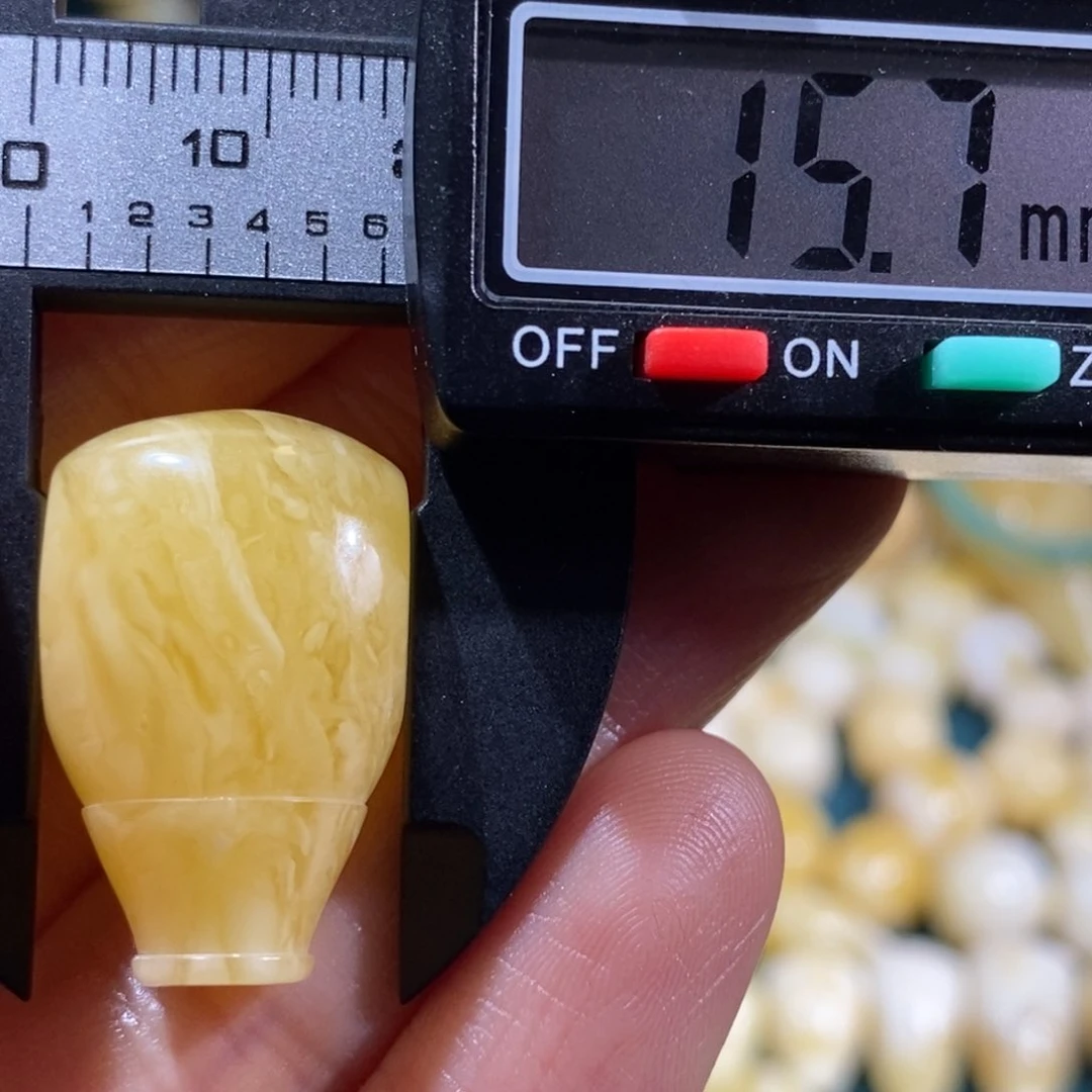 蜜蜡裸石未镶嵌配饰