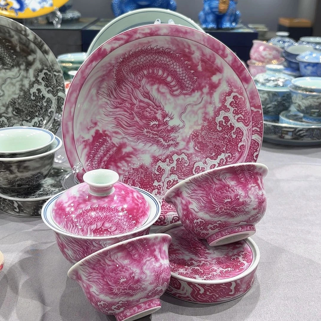 瓷片景德镇瓷器精品陈列