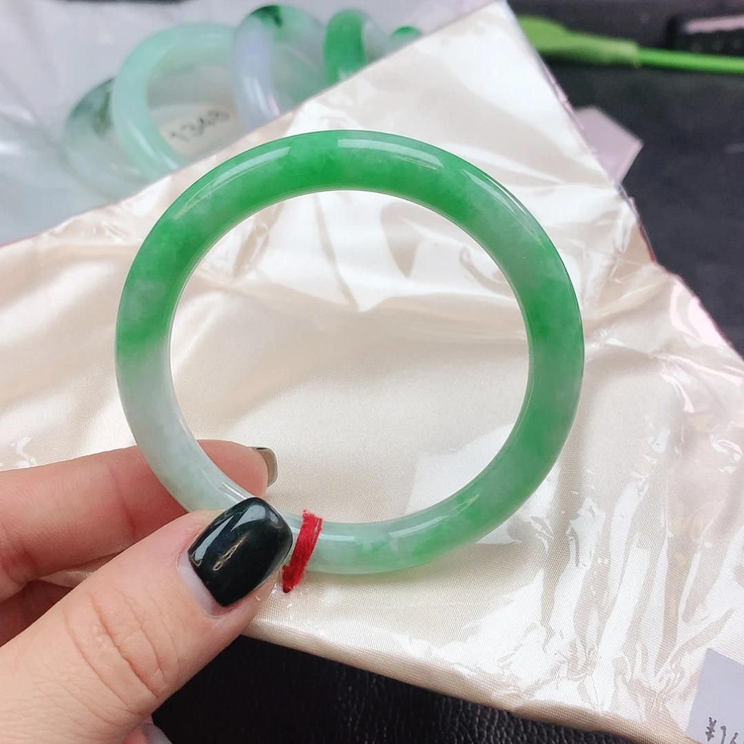 翡翠手镯（圆镯）未镶嵌882474