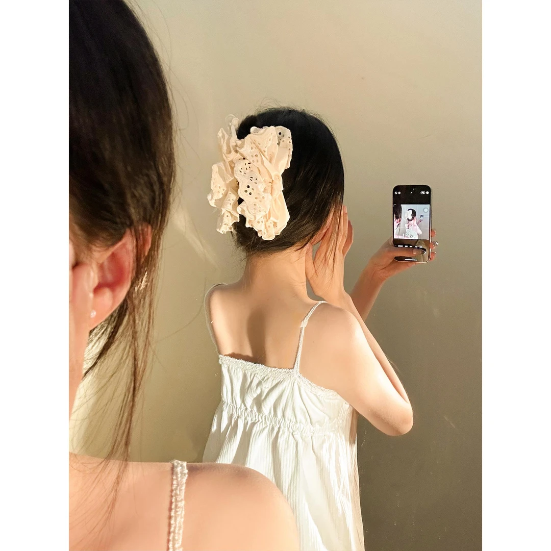 米色蝴蝶结蕾丝裙摆抓夹女高级感后脑勺大号鲨鱼夹发卡盘发头饰