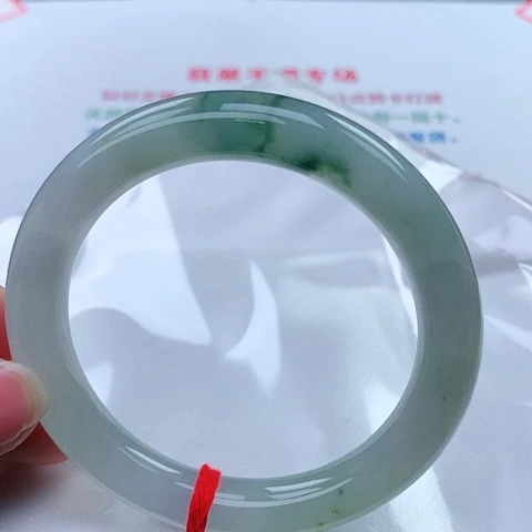 翡翠手镯（圆镯）未镶嵌17 号翡翠手镯