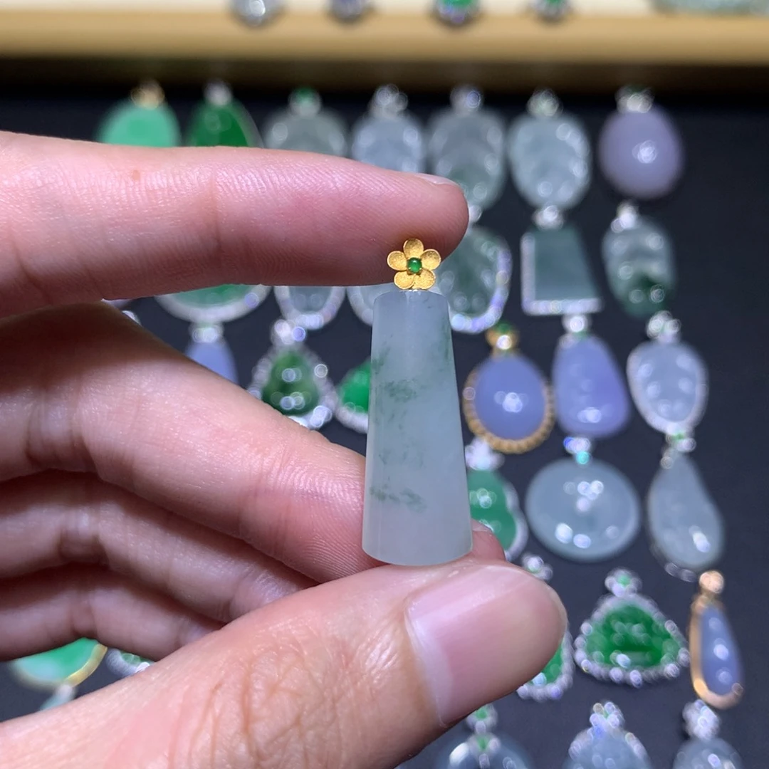 翡翠18K金镶嵌吊坠(不含链)
