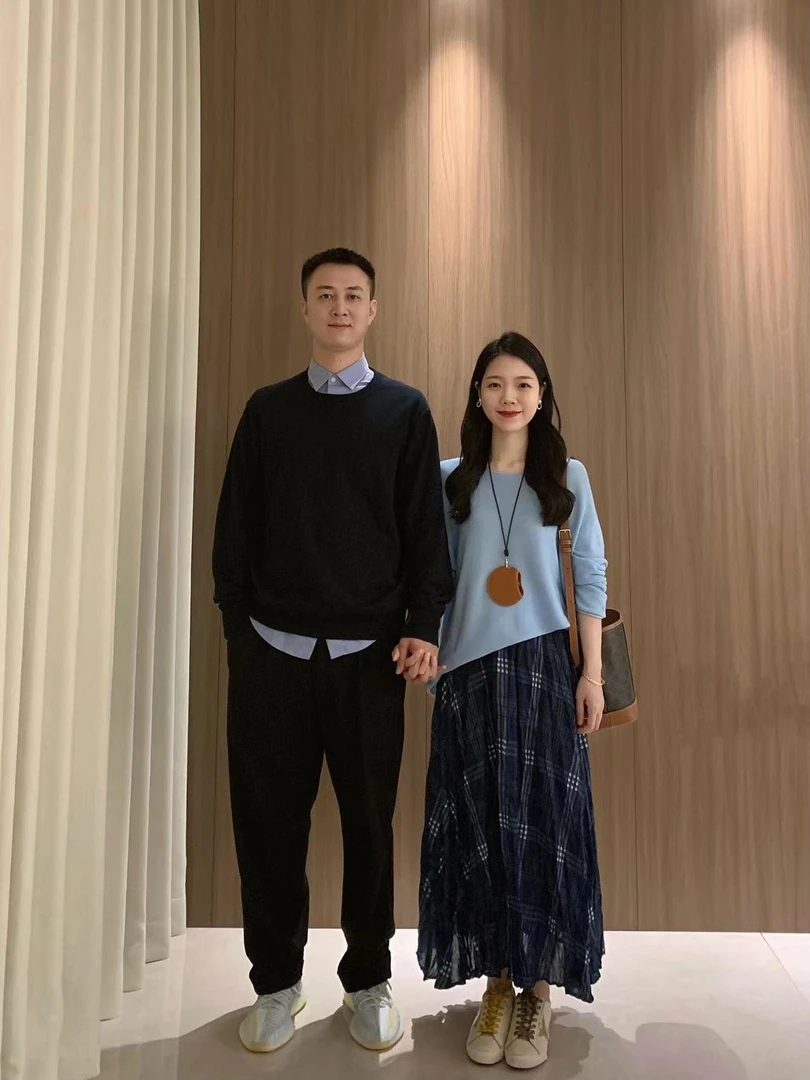 2025早秋新款韩系简约气质蓝色圆领蓝色上衣不规则下摆半身裙套装