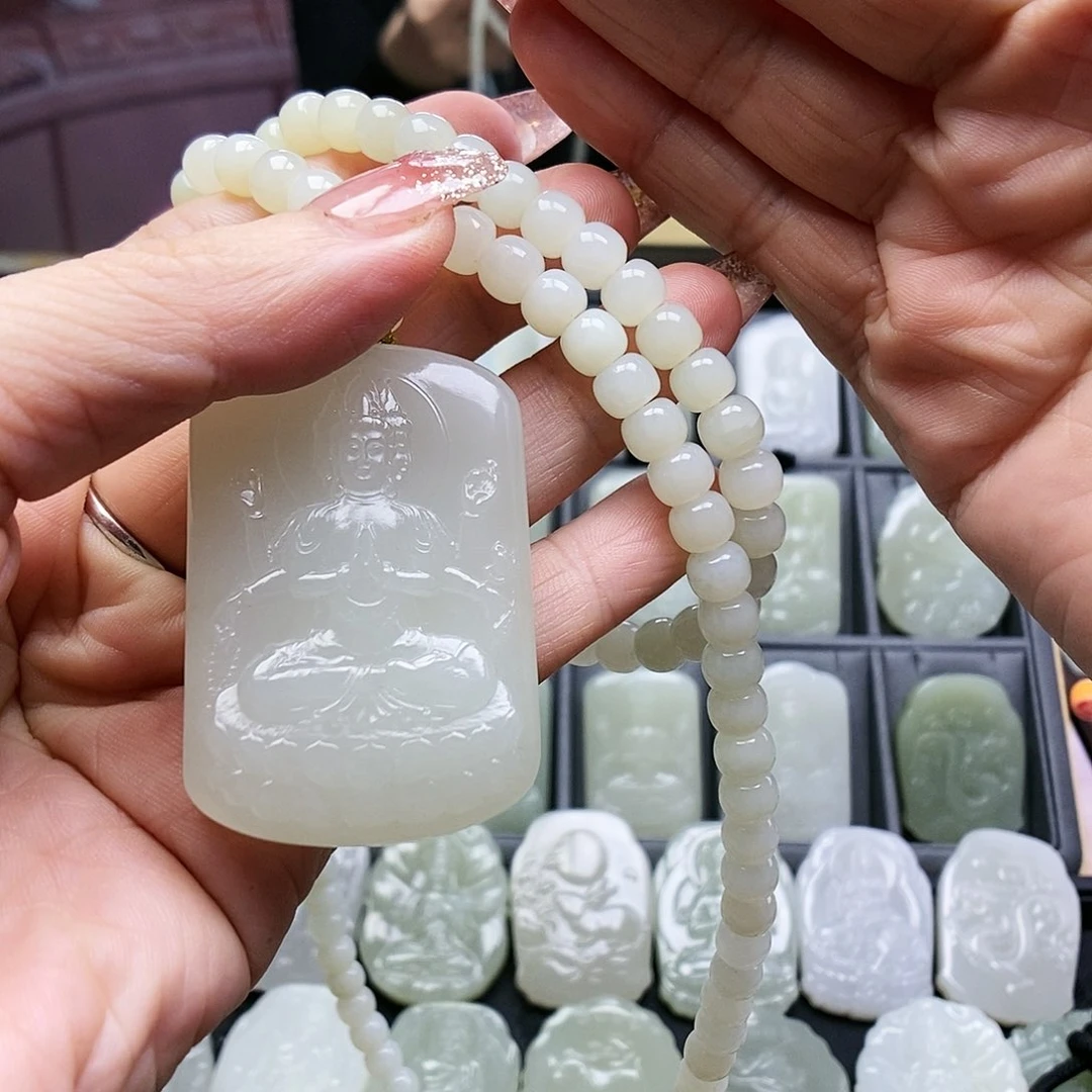 和田玉颈饰未镶嵌好**个