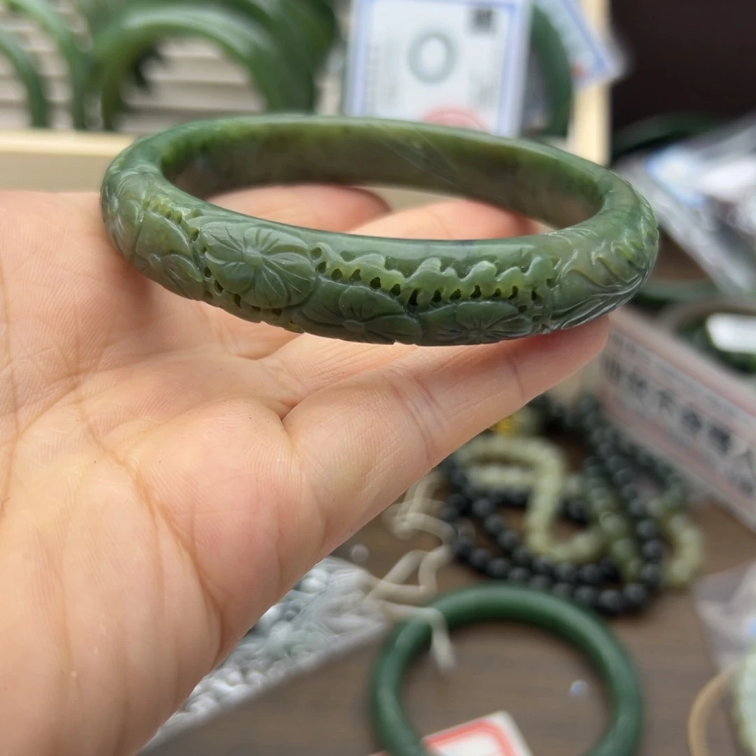 和田玉手镯未镶嵌64.5圈围2262