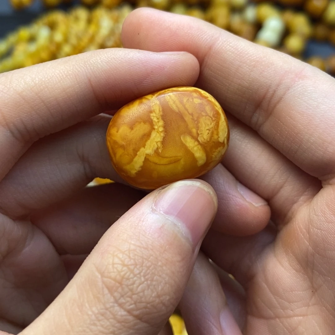 蜜蜡未镶嵌珠宝奇石