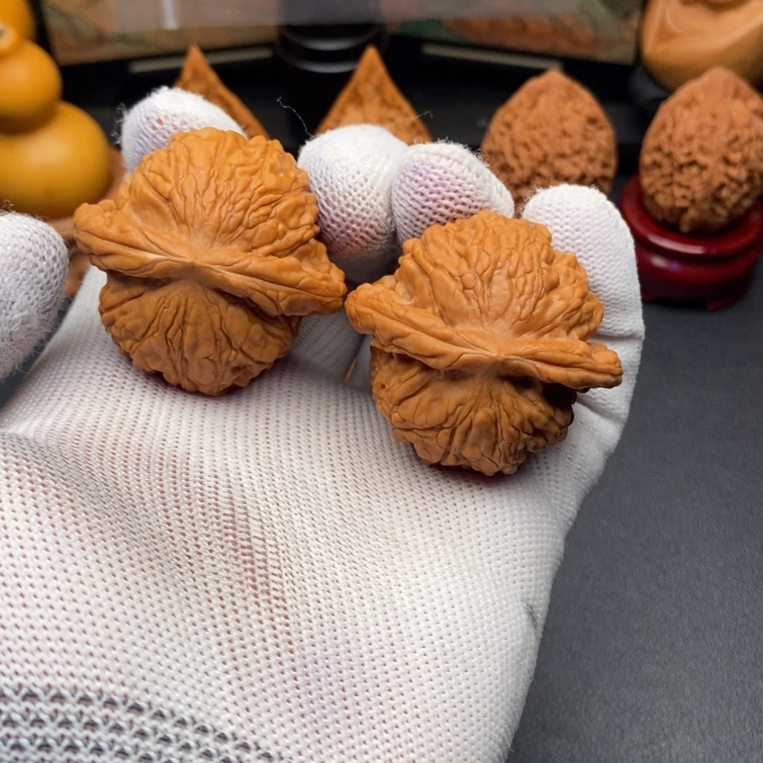 文玩核桃吊坠大红袍43尺全品