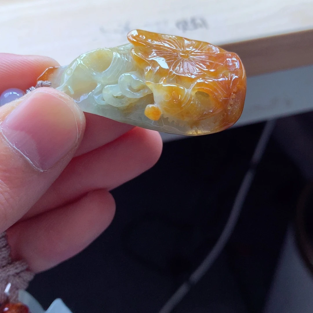 翡翠颈饰未镶嵌吊坠